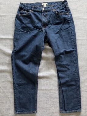 H&M Women’s Navy Straight Jeans